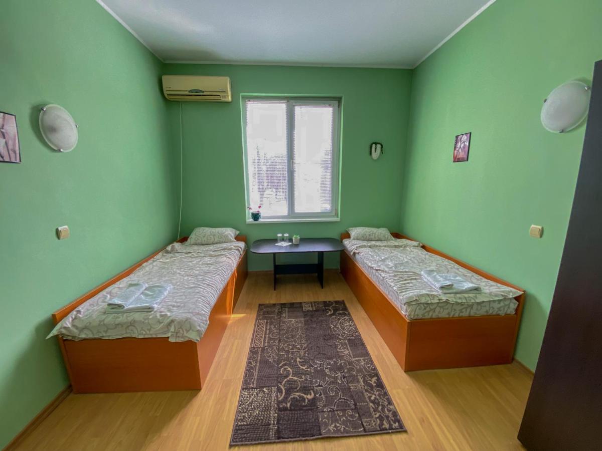 Пансион - Димитър Хадживасилев Svishtov Exteriör bild