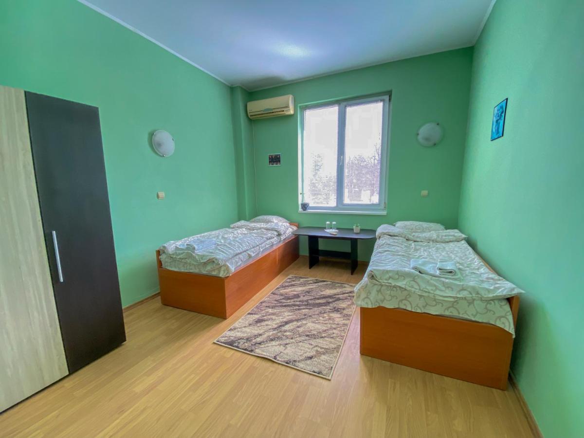 Пансион - Димитър Хадживасилев Svishtov Exteriör bild