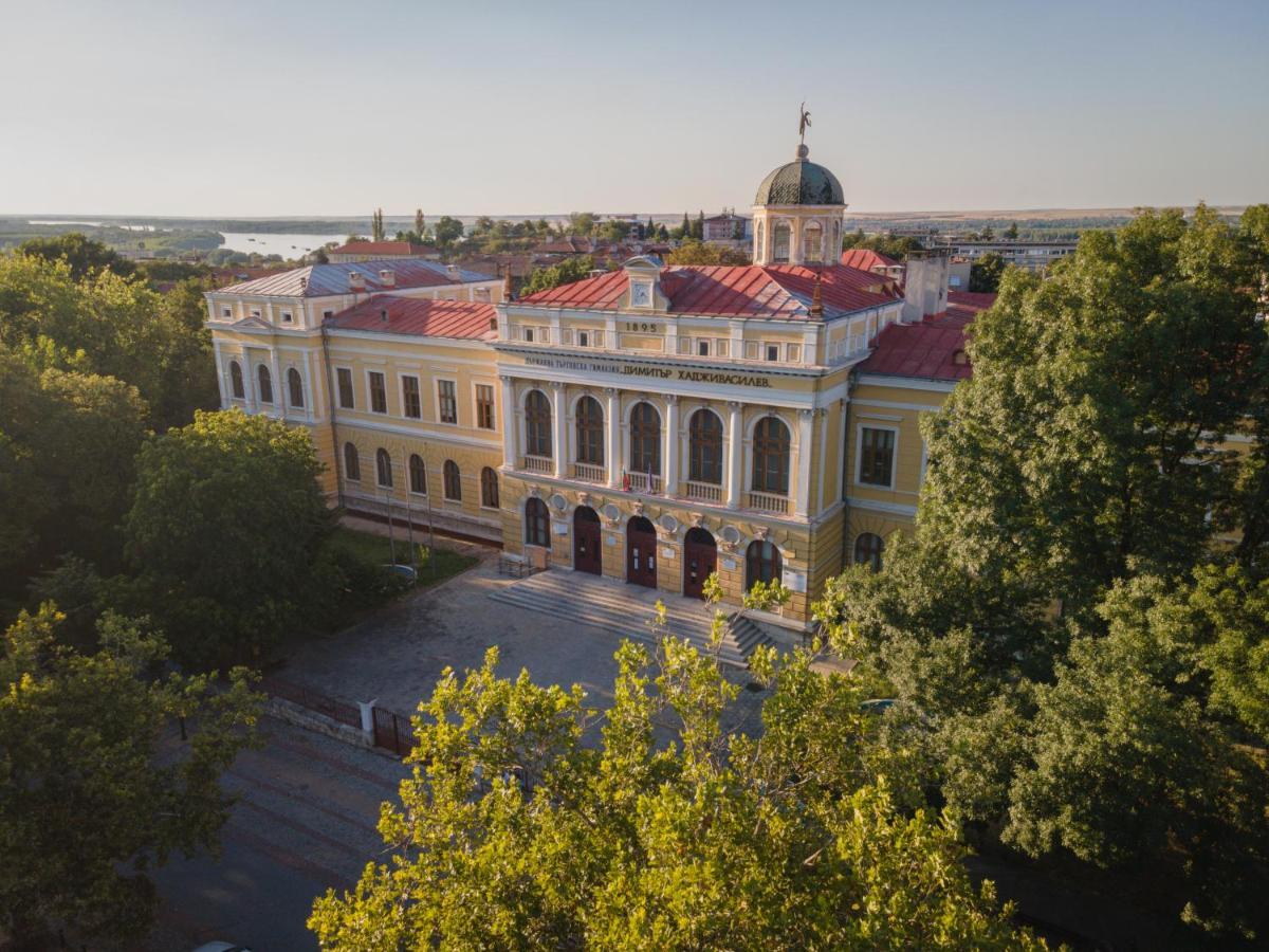 Пансион - Димитър Хадживасилев Svishtov Exteriör bild