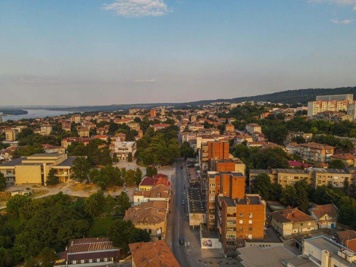 Пансион - Димитър Хадживасилев Svishtov Exteriör bild