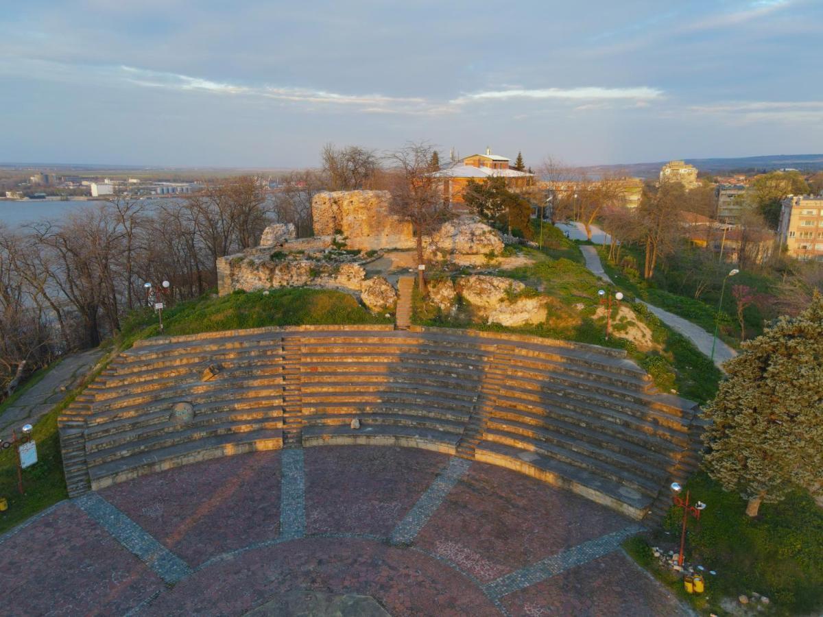 Пансион - Димитър Хадживасилев Svishtov Exteriör bild