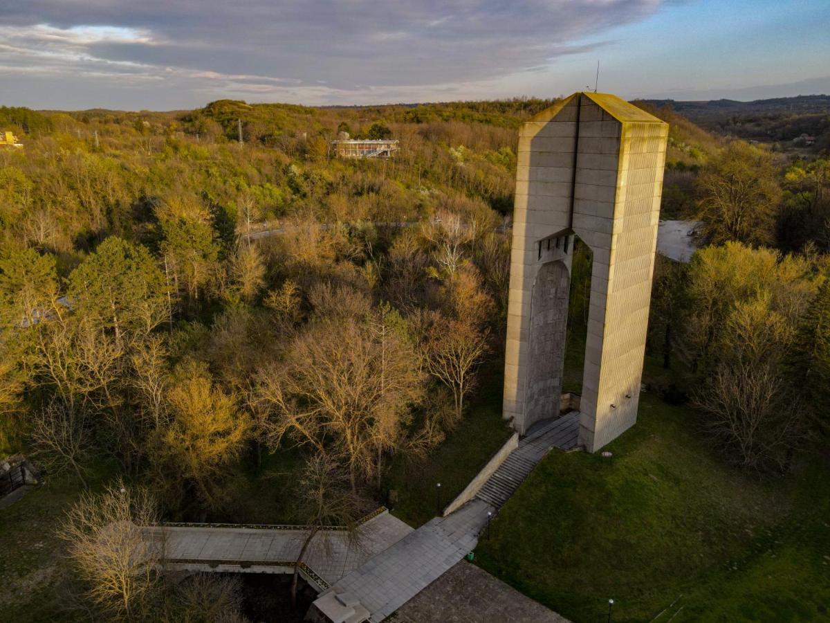 Пансион - Димитър Хадживасилев Svishtov Exteriör bild