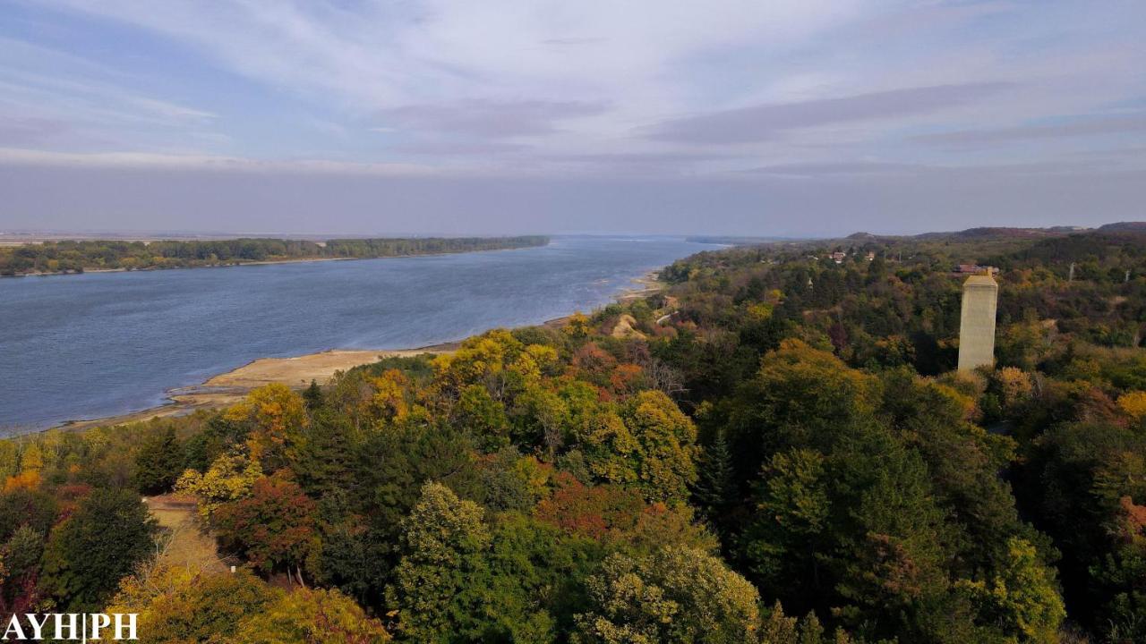 Пансион - Димитър Хадживасилев Svishtov Exteriör bild